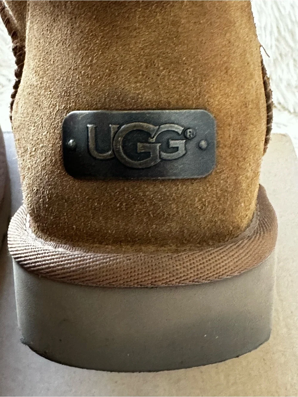 UGG Mini Bailey Bow II Chestnut Suede Sheepskin Winter Boots Women’s Size 9
